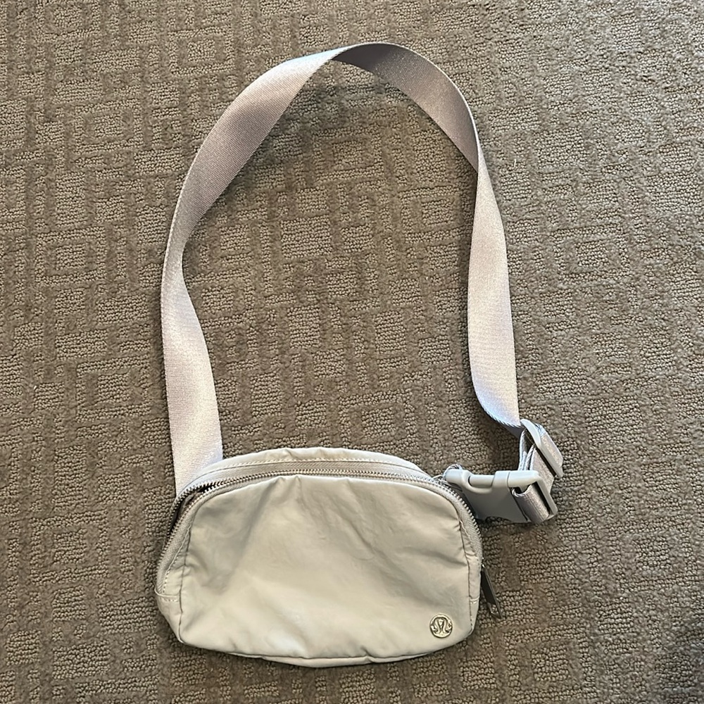 Almost new light grey crossbody from Lulu Lemon